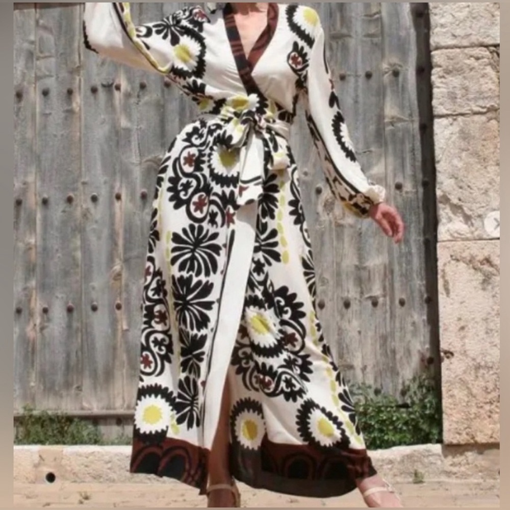 NWT ZARA BLOGGER FAVORITE PRINT WRAP DRESS - Picture 2 of 11